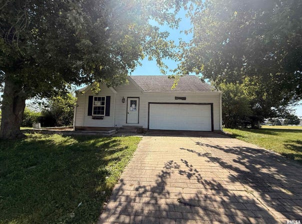 612 Snead Road, Niantic, IL 62551