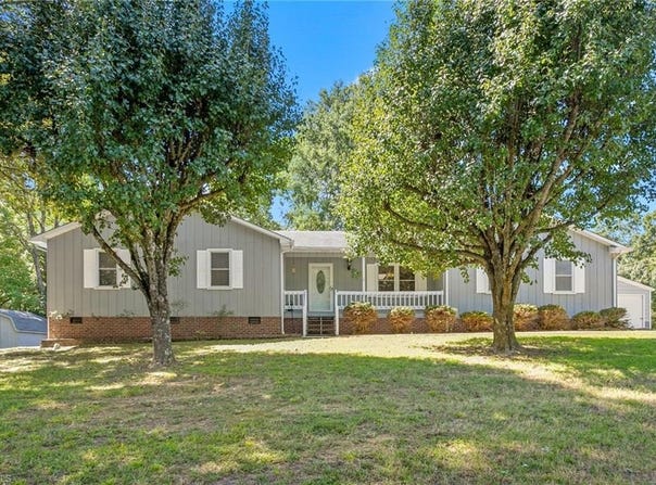 914 Ferndale Drive, Thomasville, NC 27360
