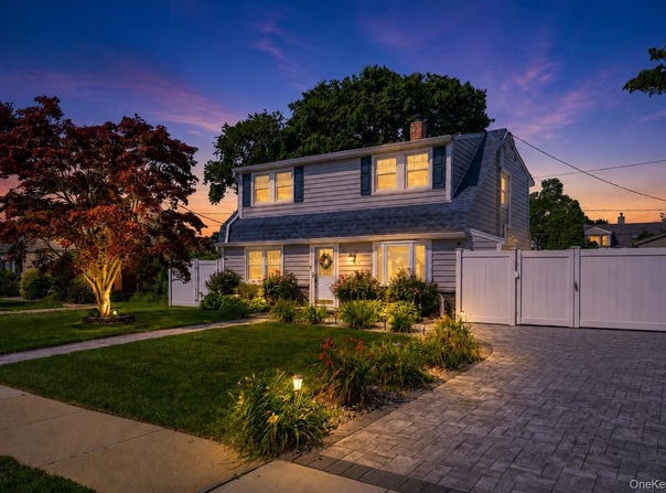 28 Crabtree Lane, Levittown, NY 11756