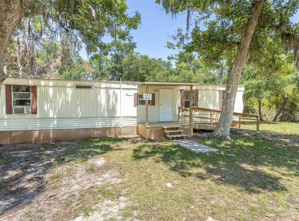 625 Maple Street, Alligator Point, FL 32346