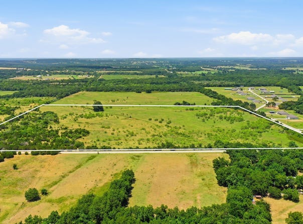 E Fm 2210, Poolville, TX 76487