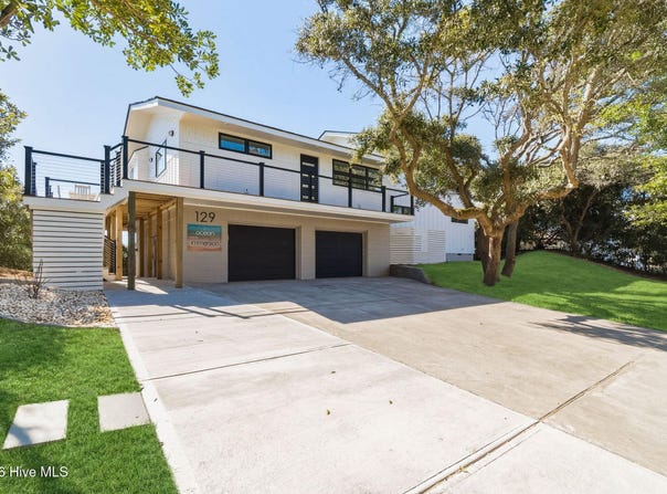 129 Dogwood Circle, Pine Knoll Shores, NC 28512