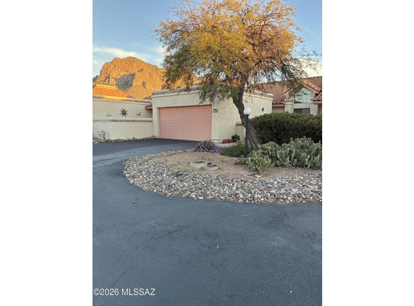 92 E Horizon Circle, Tucson, AZ 85737