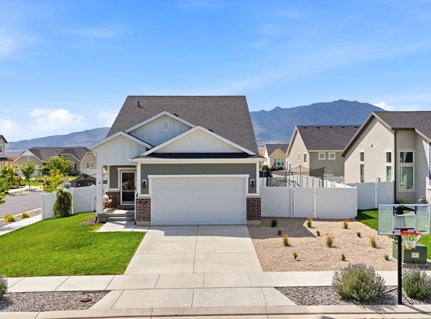6393 N PINE TREE Way, Eagle Mountain, UT 84005