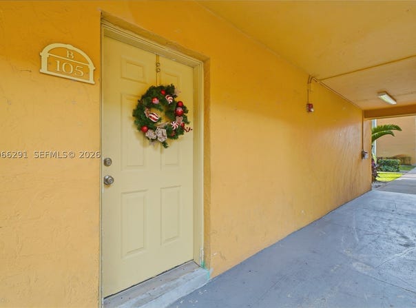 18101 NW 68th Ave, Hialeah, FL 33015