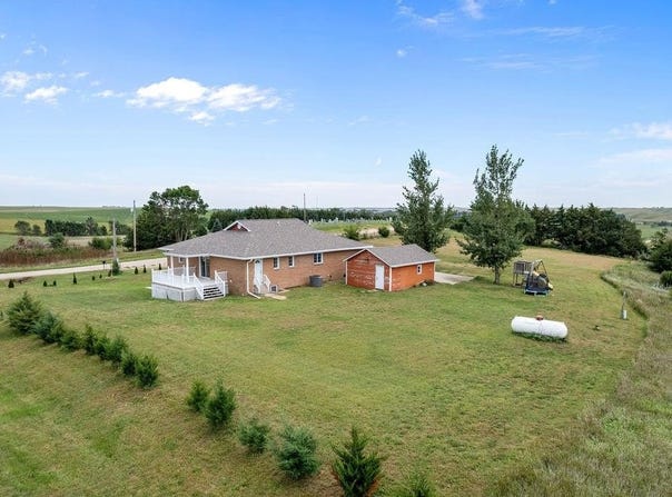 1703 310th Avenue, Albion, NE 68620