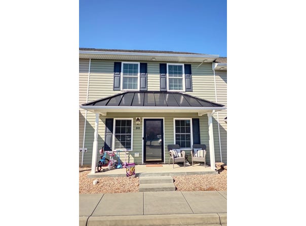 803 CARSON CIR, GROTTOES, VA 24441