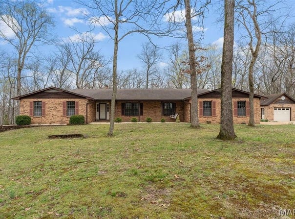 17 Stablestone Drive, Union, MO 63084