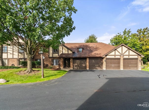845 Sheldon Court, Wheaton, IL 60189