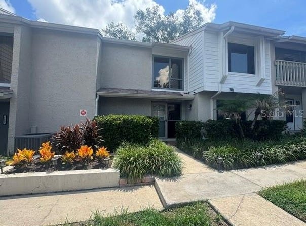121 CROWN POINT Circle, LONGWOOD, FL 32779