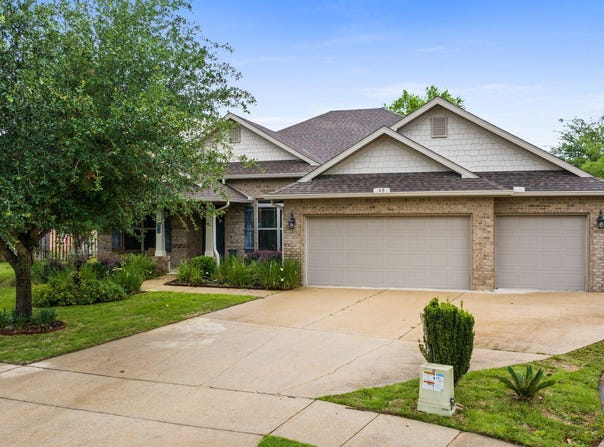 48 Madiera Drive, Freeport, FL 32439