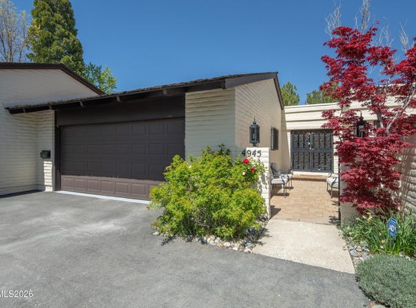 4945 W Lakeridge Terrace Lane, Reno, NV 89509
