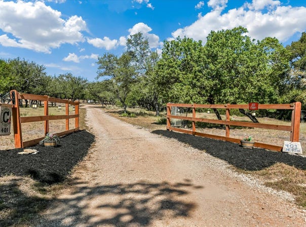 401 N RAINBOW RANCH Rd, Wimberley, TX 78676