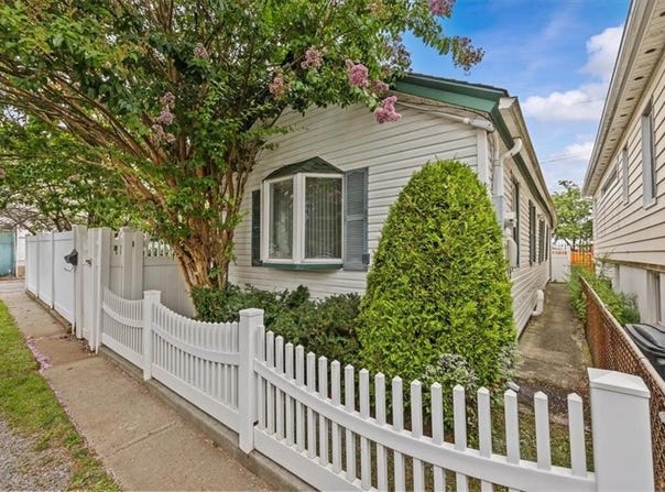 355 Dormans Court, Queens, NY 11693