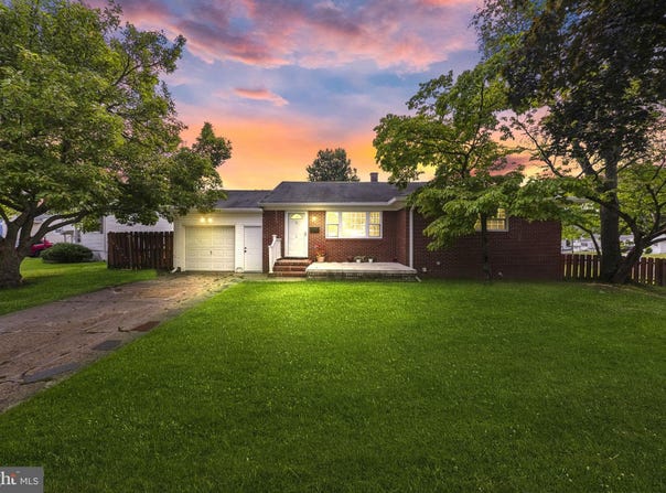 71 HARDWICK Drive, EWING, NJ 08638