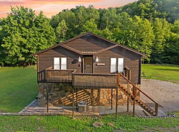 326 Cherry Lane, Garrett, KY 41630