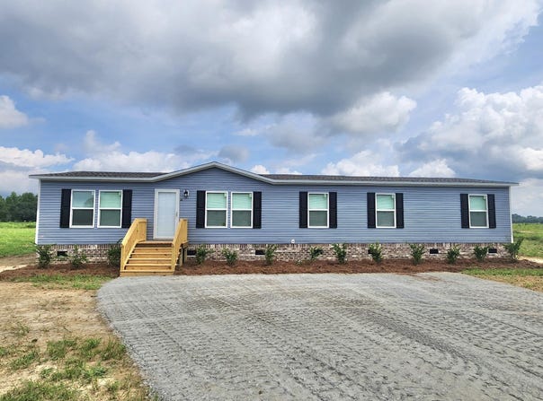 608 Black Branch Rd., Dillon, SC 29536