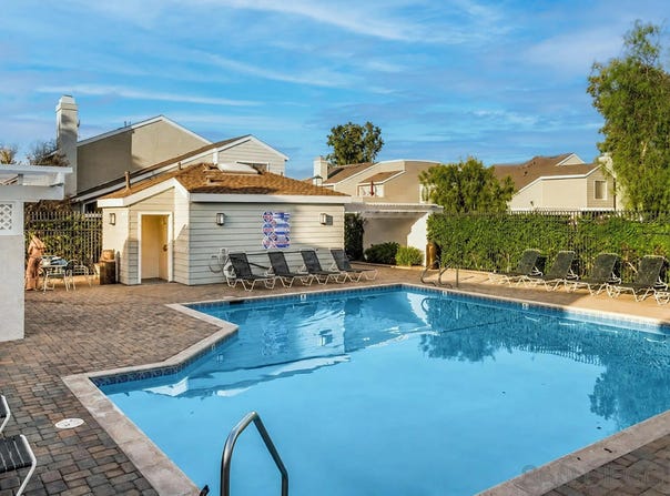 387 Deerfield Ave, Irvine, CA 92606