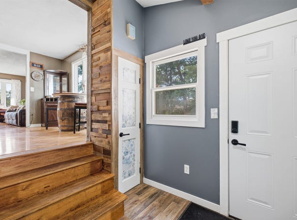 38 Eayers Pond Road, Hudson, NH 03051