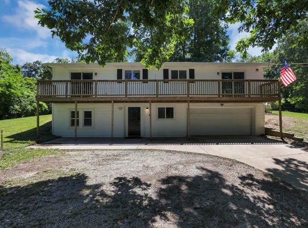 187 Valley View Drive SE, Heath, OH 43056