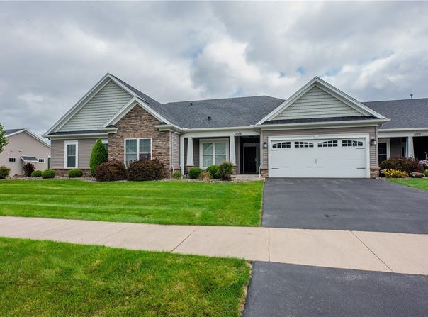 1068 Creek Field Drive, Webster, NY 14580