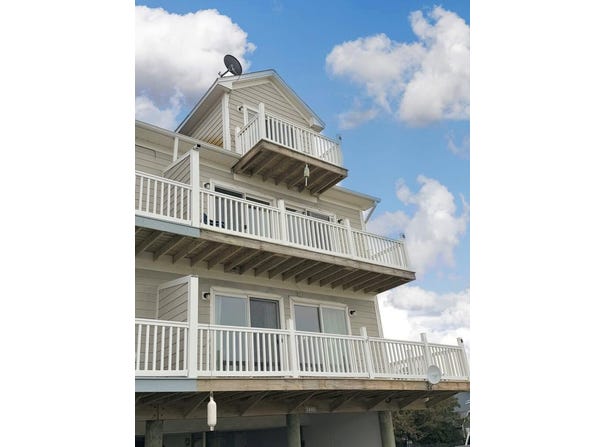 6139 MARSH ISLAND DR, CHINCOTEAGUE, VA 23336