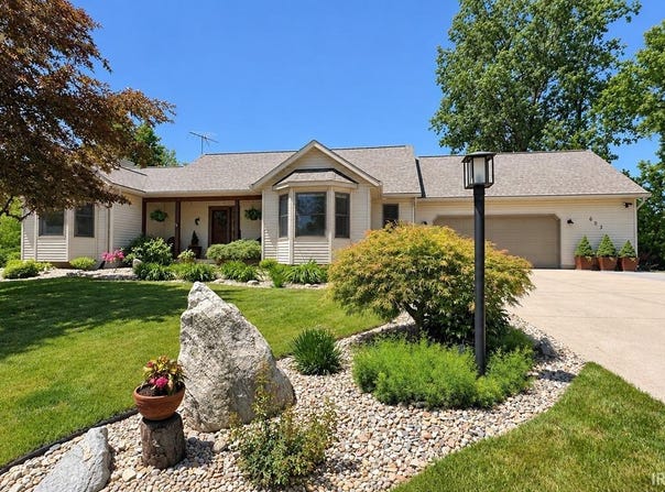 603 Redbud Lane, Middlebury, IN 46540-9455