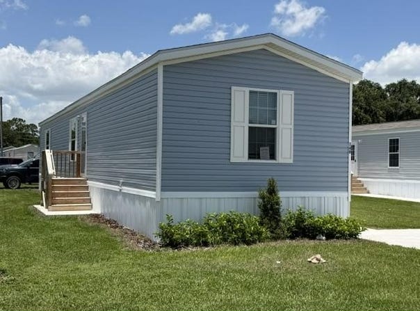 90 Tower Manor Cir E, Auburndale, FL 33823