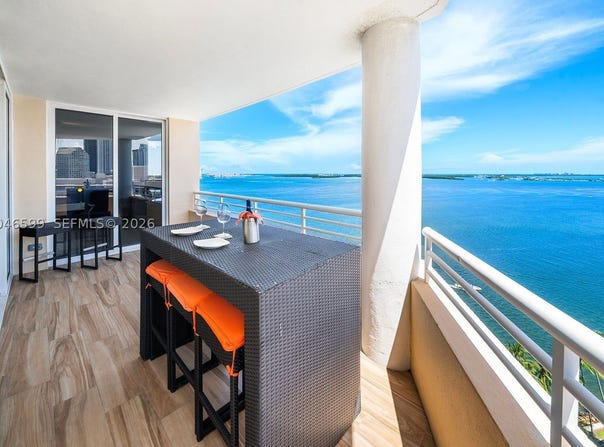 808 Brickell Key Dr, Miami, FL 33131