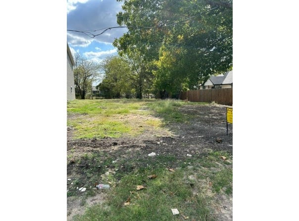402 E Bonham Street, Tom Bean, TX 75491