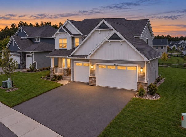 4043 Heath Lane N, Oakdale, MN 55128