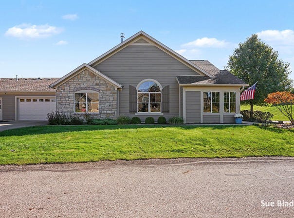 1201 RIVERVIEW DRIVE, HOLLAND, MI 49423