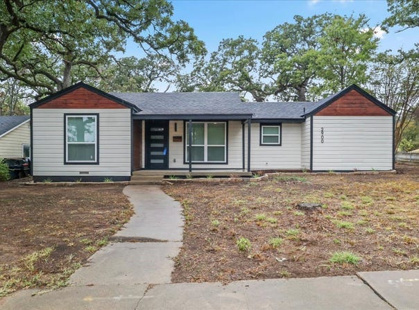 2900 Hunter Street, Fort Worth, TX 76112