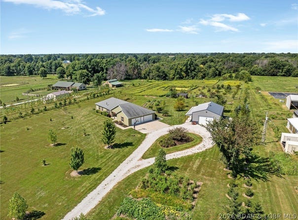 3770 E E & G Road, MO 65284
