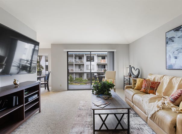 8 Captain Drive, Emeryville, CA 94608