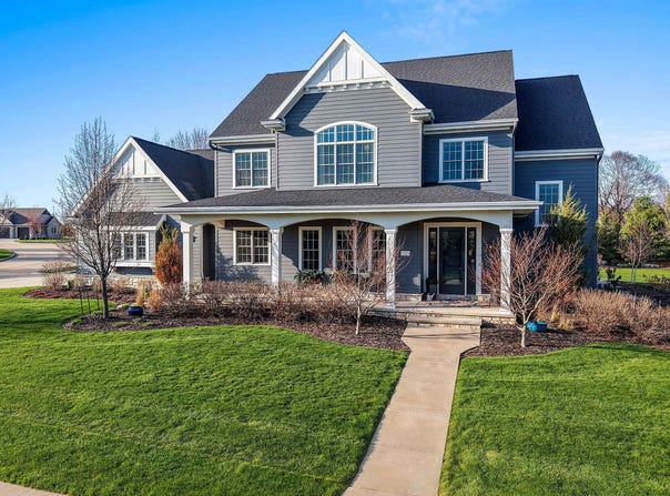2324 E HIGHPOND Crossing, APPLETON, WI 54913