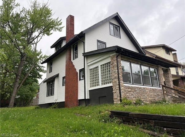 112 Burton Avenue, Akron, OH 44302