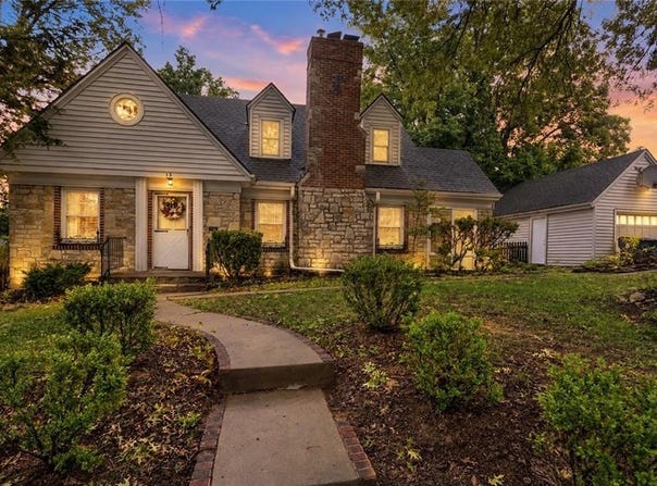 15 Moss Avenue, Liberty, MO 64068