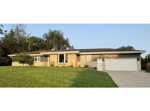 2611 Golf Vu Court, Monroe, WI 53566