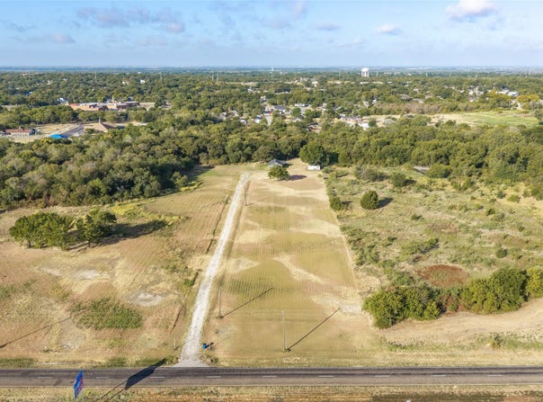 1207 N Interstate Highway 45, Ennis, TX 75119
