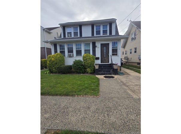70 Rockaway Parkway, Valley Stream, NY 11580