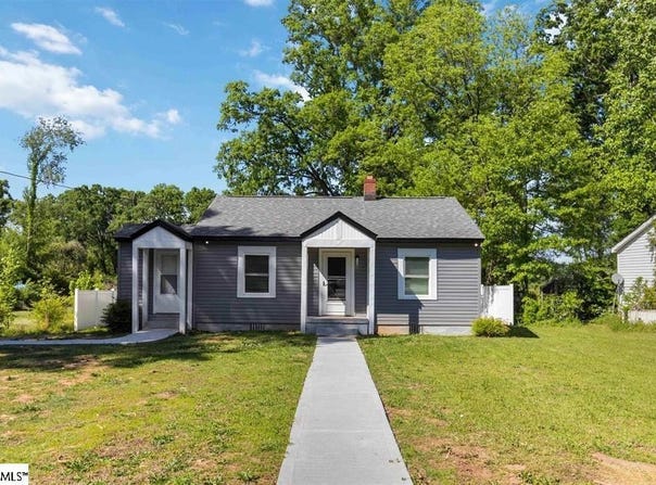 809 E Ferguson Street, Clinton, SC 29325