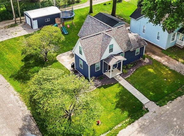 120 E 1st Street, Trenton, IL 62293