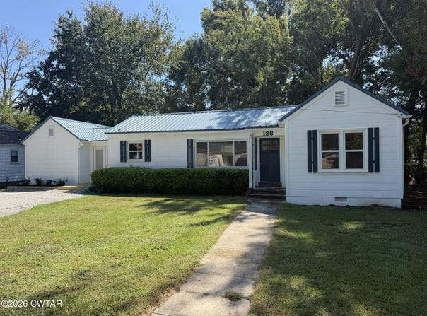 128 E 6th Street, Henderson, TN 38340