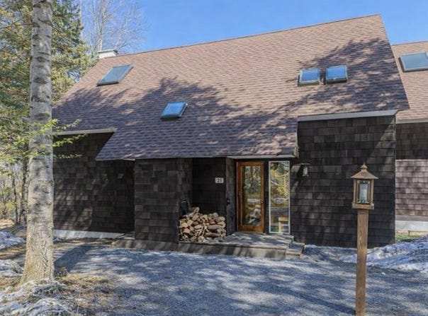 39 Pond View Road, Winhall, VT 05340