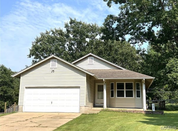 418 Forest Lane, St James, MO 65559