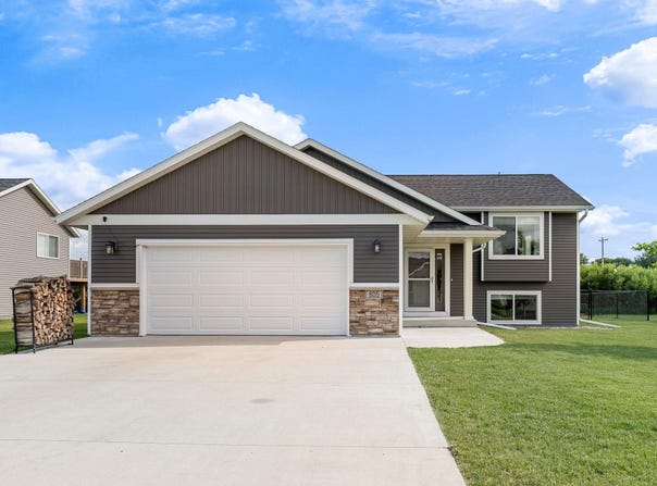 805 El Dorado Street SE, Owatonna, MN 55060