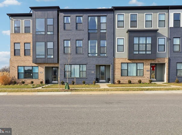 717 FAIRMONT Drive, BOWIE, MD 20716