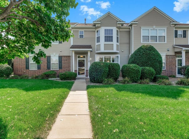 13729 Atrium Avenue, Rosemount, MN 55068