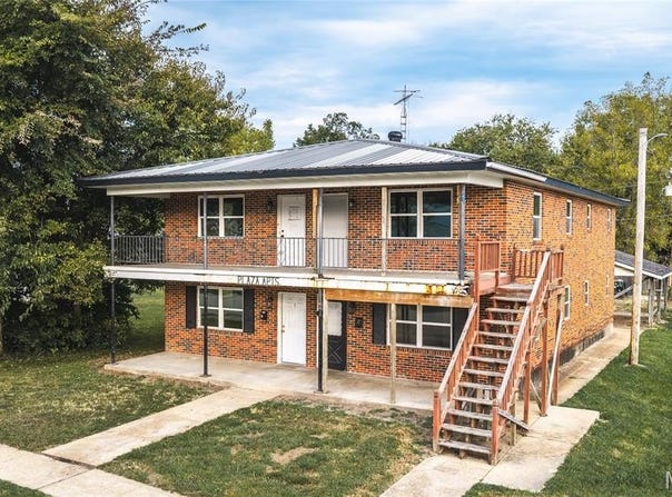 213 E Springfield Street, St James, MO 65559